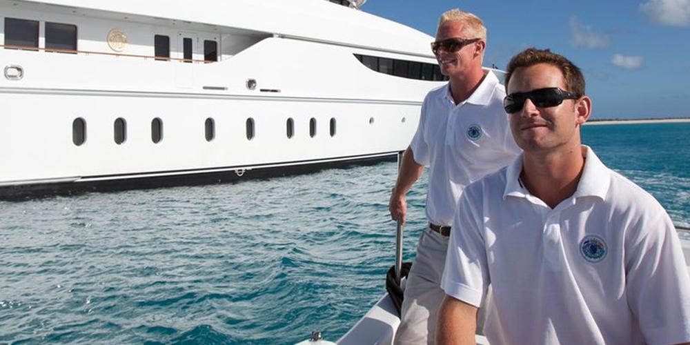 average salary deckhand yacht