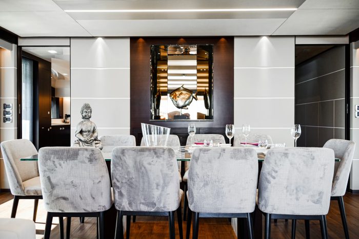 Sole Stewardess - Yacht Interior