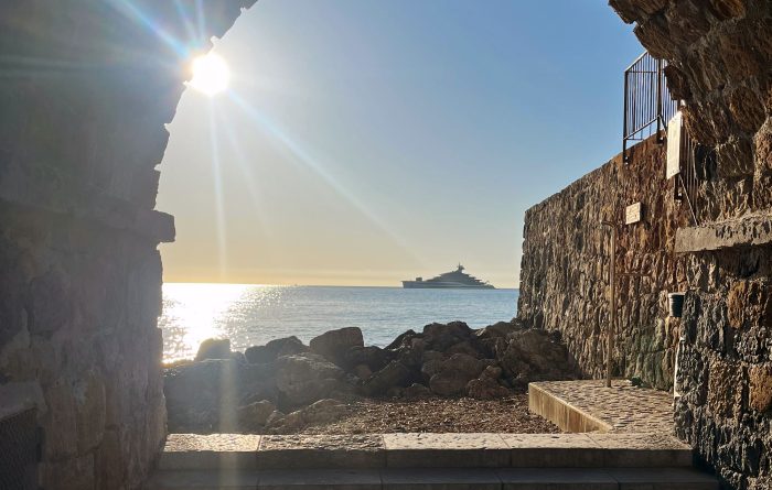 Antibes Dockwalking